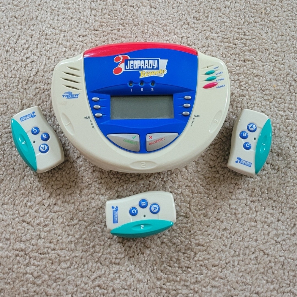 2003 Jeopardy! Remote America's Favorite Quiz Show with 3 SEPERATE REMOTES FOR E